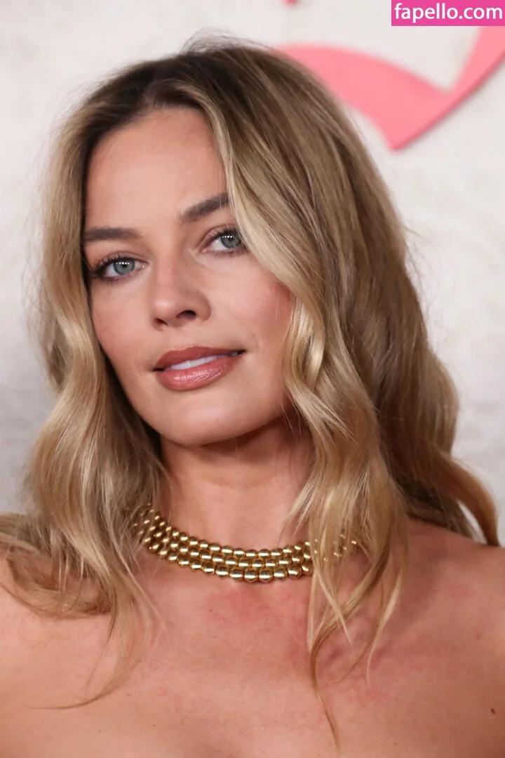 Margot Robbie Onlyfans Photo Gallery 