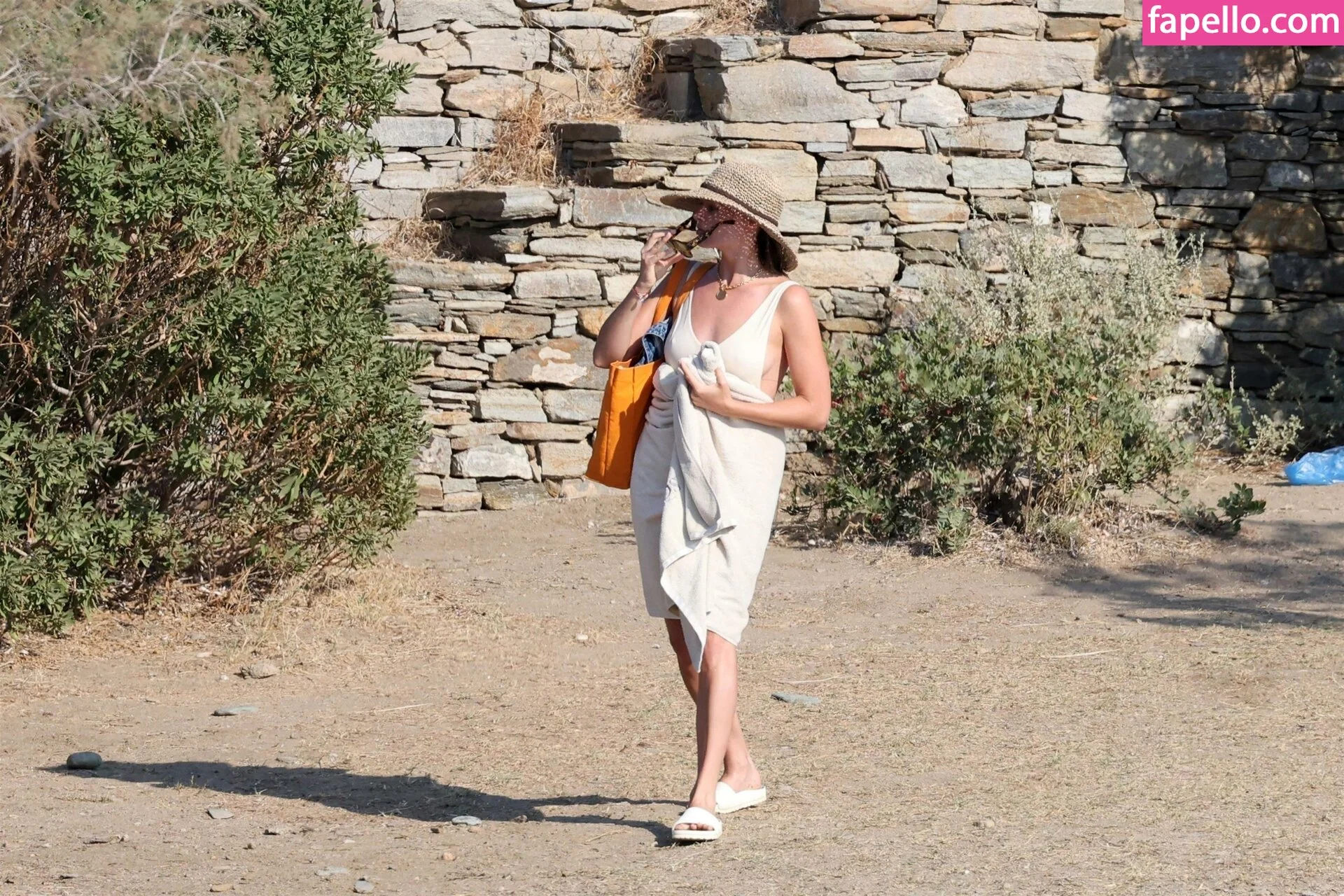 Margot Robbie Onlyfans Photo Gallery 