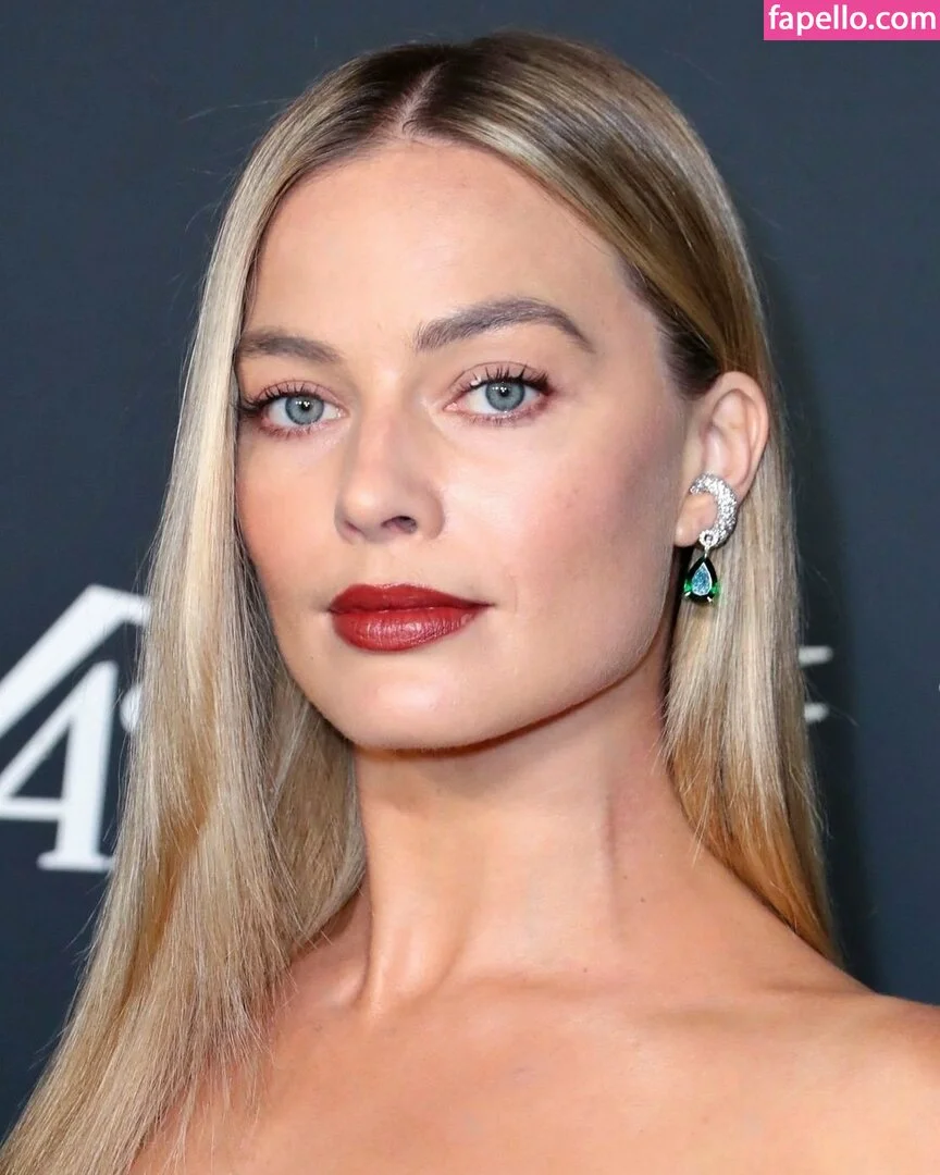 Margot Robbie Onlyfans Photo Gallery 