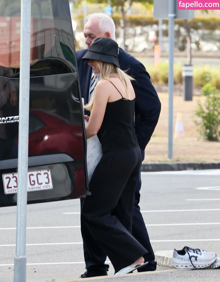 Margot Robbie Onlyfans Photo Gallery 