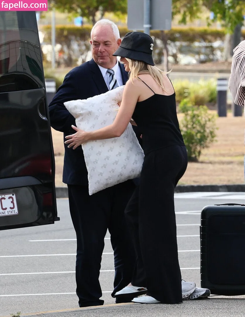 Margot Robbie Onlyfans Photo Gallery 