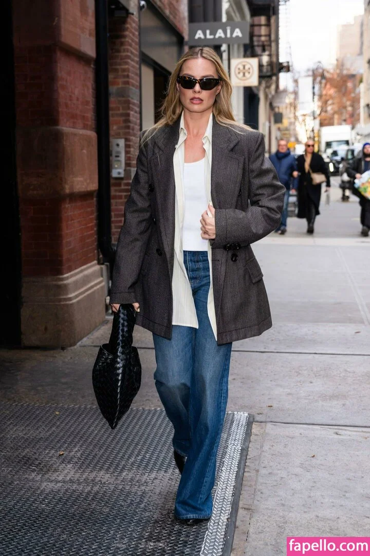 Margot Robbie Onlyfans Photo Gallery 