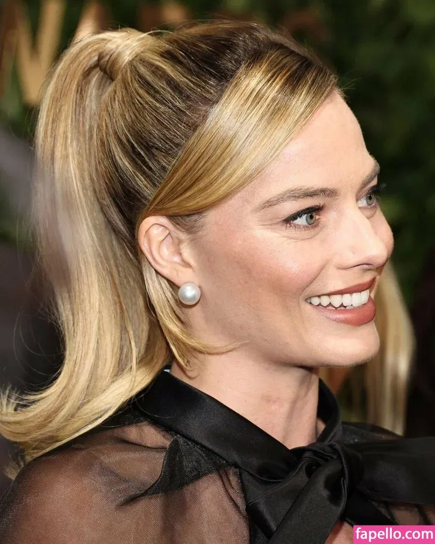 Margot Robbie Onlyfans Photo Gallery 