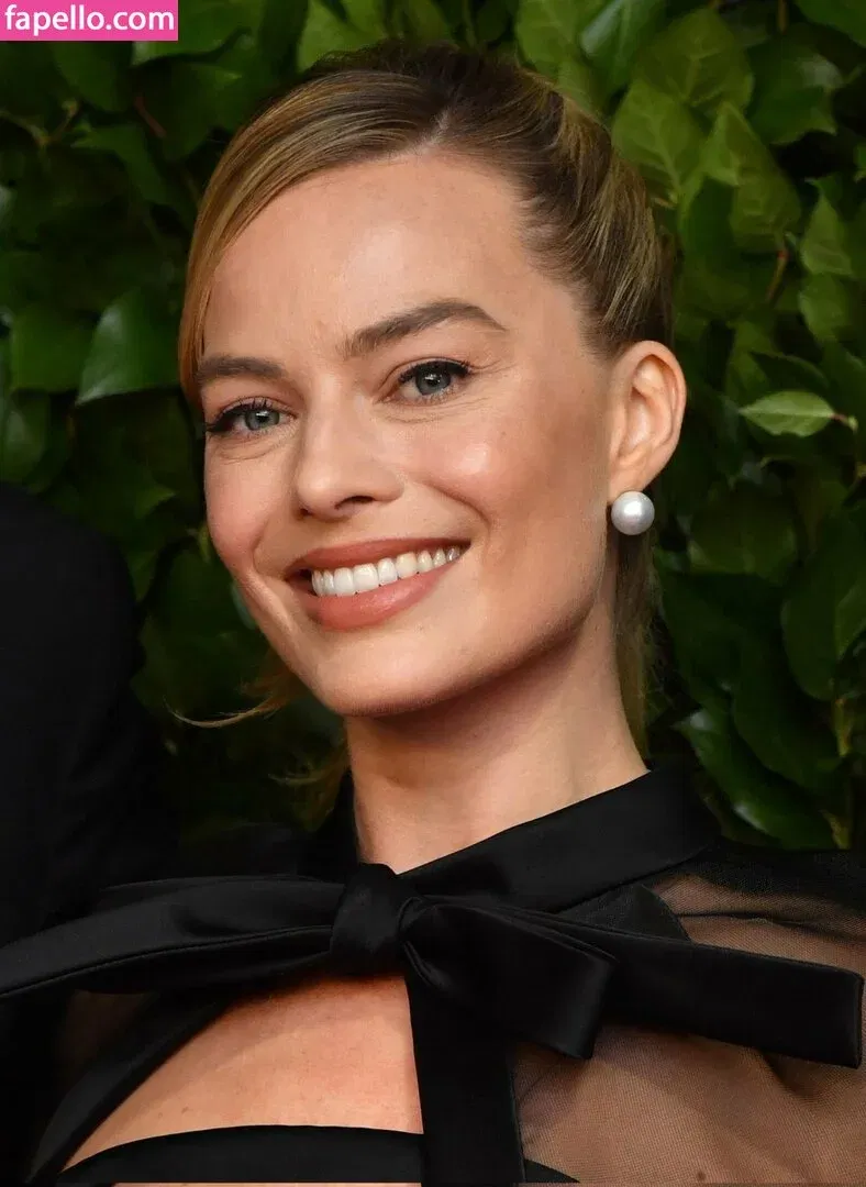Margot Robbie Onlyfans Photo Gallery 