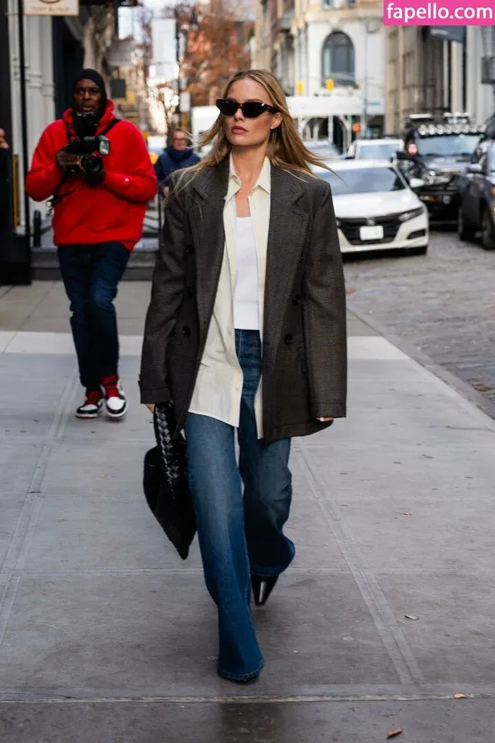 Margot Robbie Onlyfans Photo Gallery 