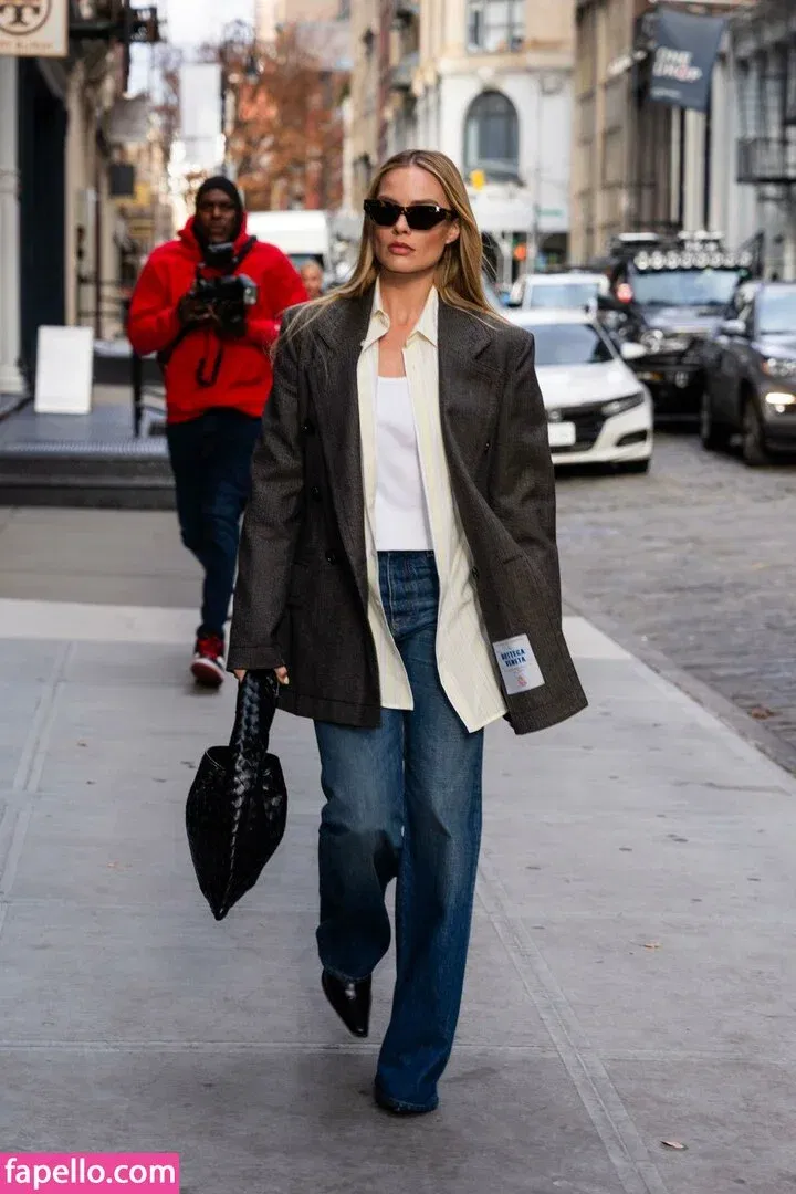 Margot Robbie Onlyfans Photo Gallery 