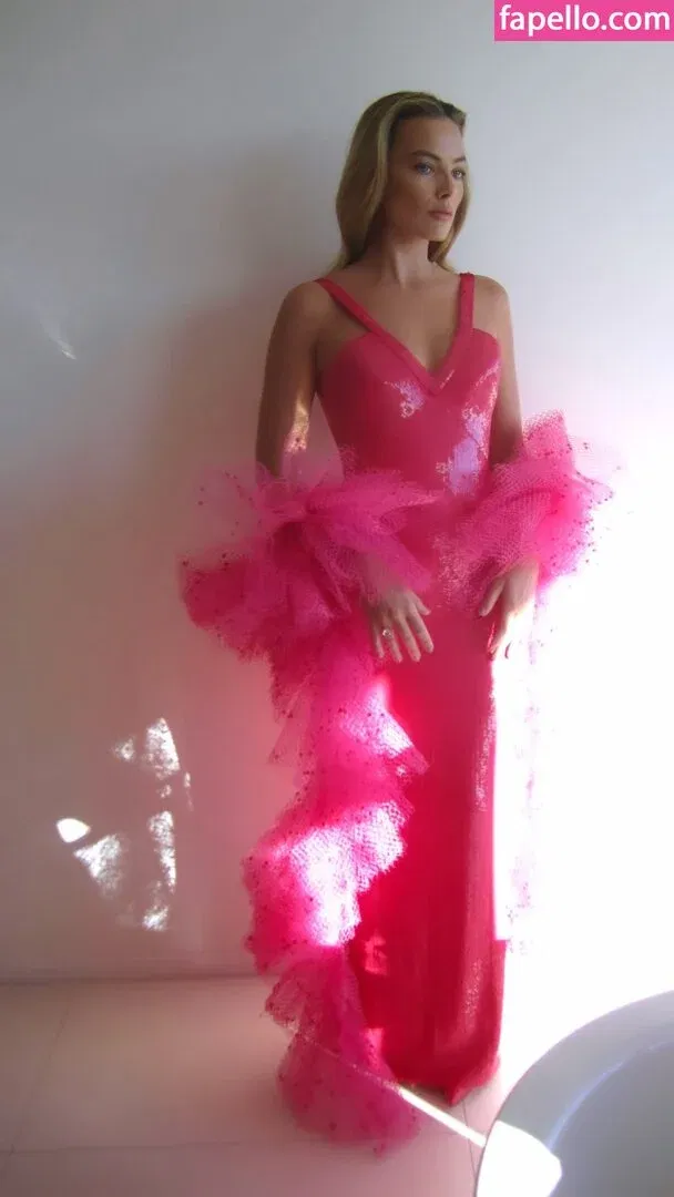 Margot Robbie Onlyfans Photo Gallery 