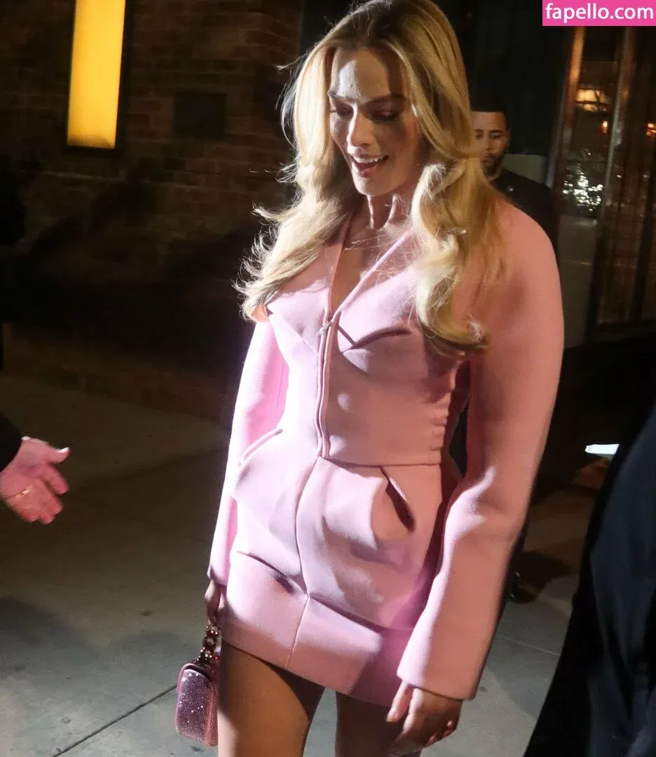 Margot Robbie Onlyfans Photo Gallery 