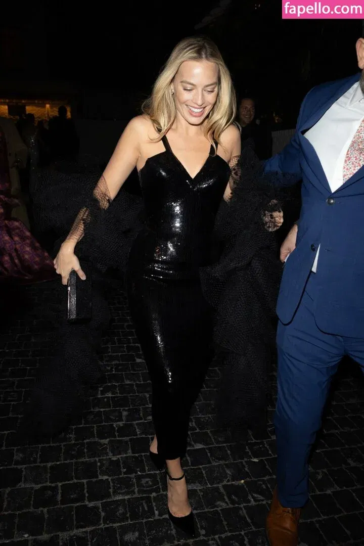 Margot Robbie Onlyfans Photo Gallery 