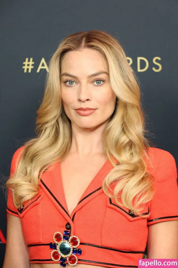 Margot Robbie Onlyfans Photo Gallery 