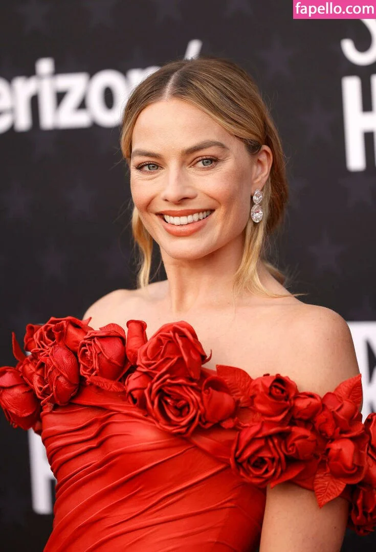 Margot Robbie Onlyfans Photo Gallery 