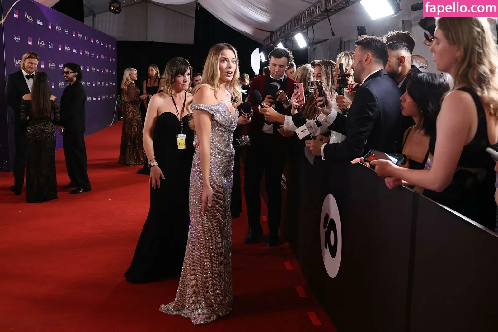 Margot Robbie Onlyfans Photo Gallery 