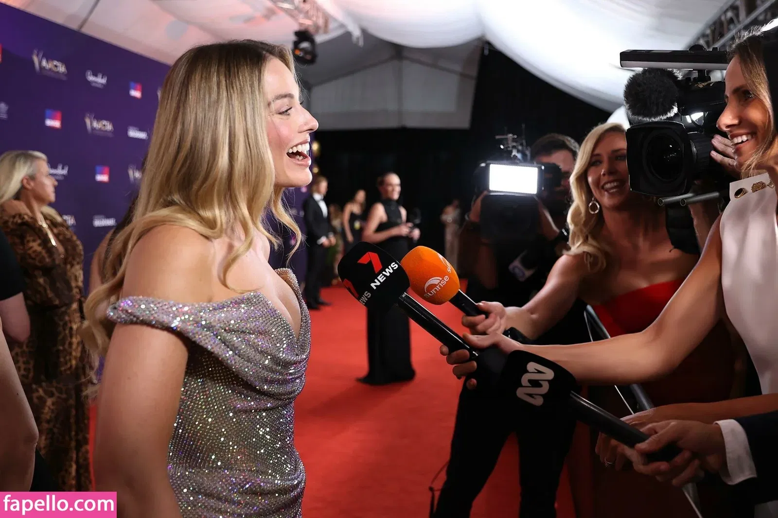 Margot Robbie Onlyfans Photo Gallery 