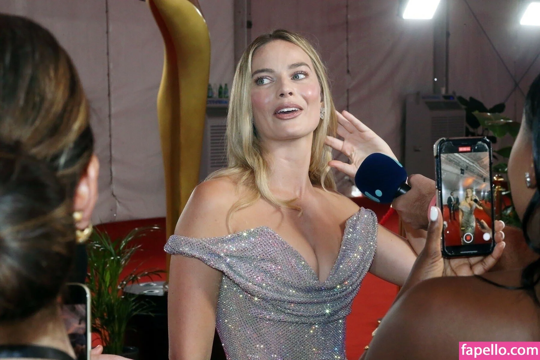 Margot Robbie Onlyfans Photo Gallery 