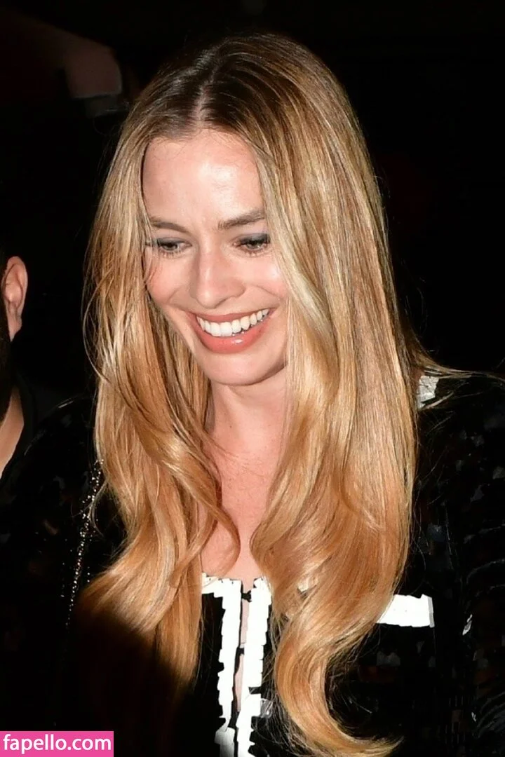 Margot Robbie Onlyfans Photo Gallery 