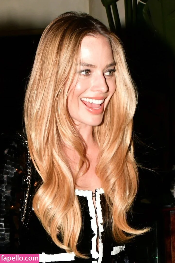 Margot Robbie Onlyfans Photo Gallery 