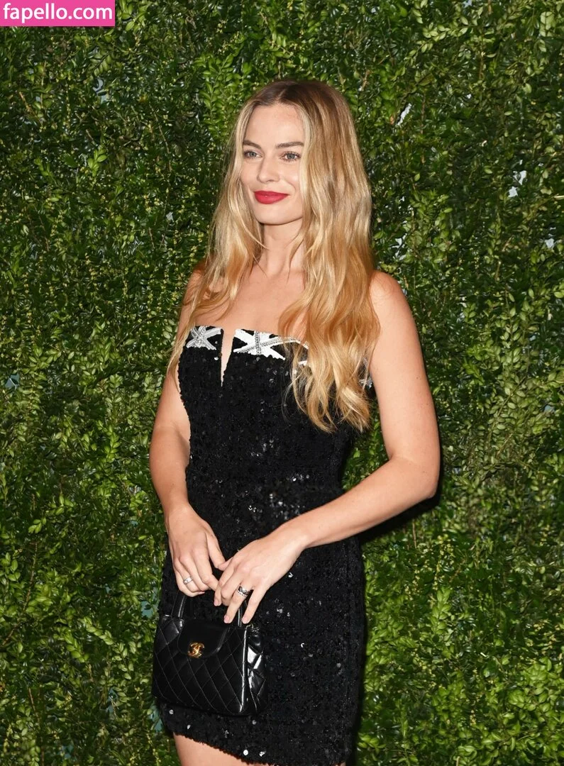 Margot Robbie Onlyfans Photo Gallery 