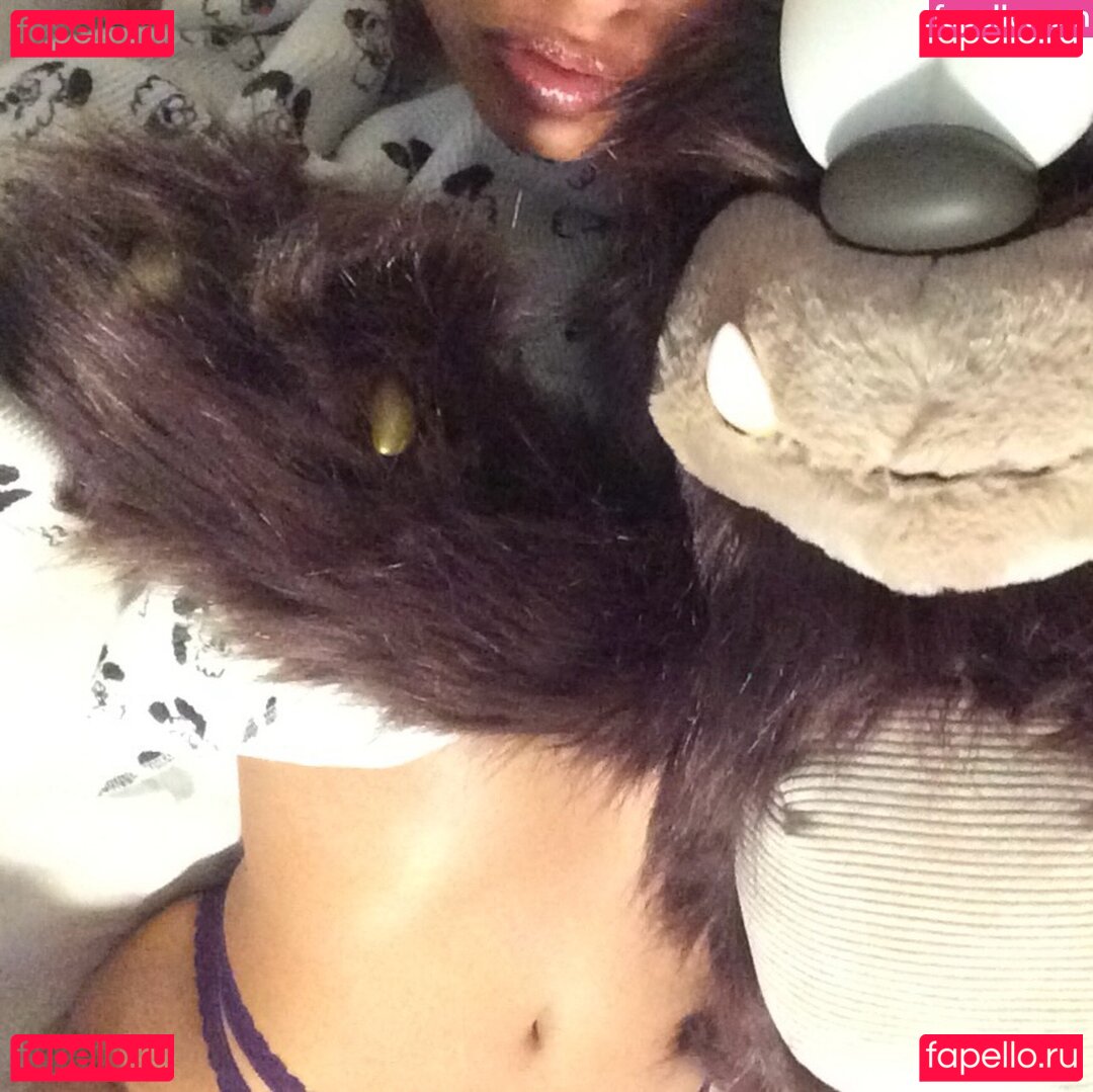 Tommy Genesis Nude Onlyfans Photo 16