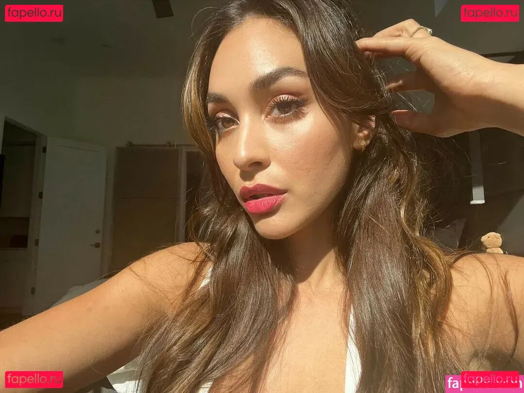 Lindsey Morgan Onlyfans Photo Gallery 