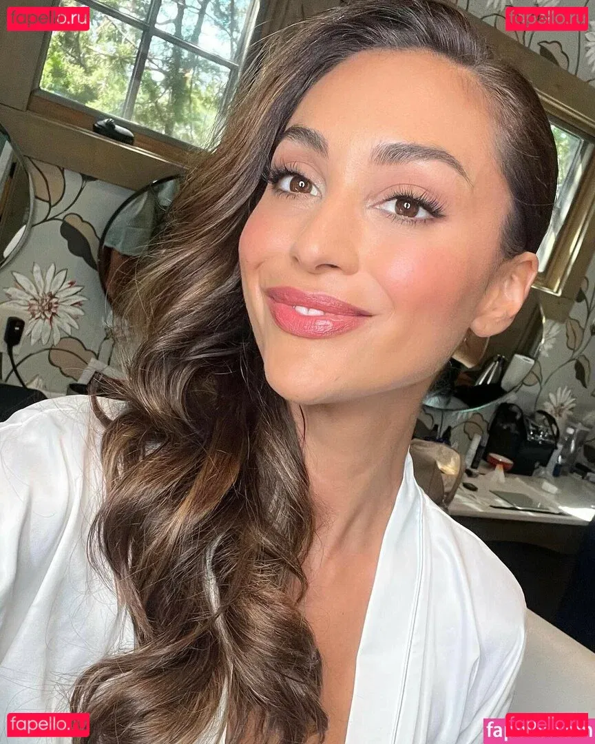 Lindsey Morgan Onlyfans Photo Gallery 