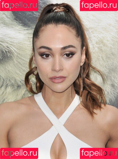 Lindsey Morgan Onlyfans Photo Gallery 