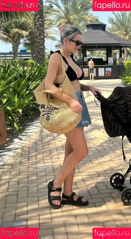 Helen Flanagan Onlyfans Photo Gallery 