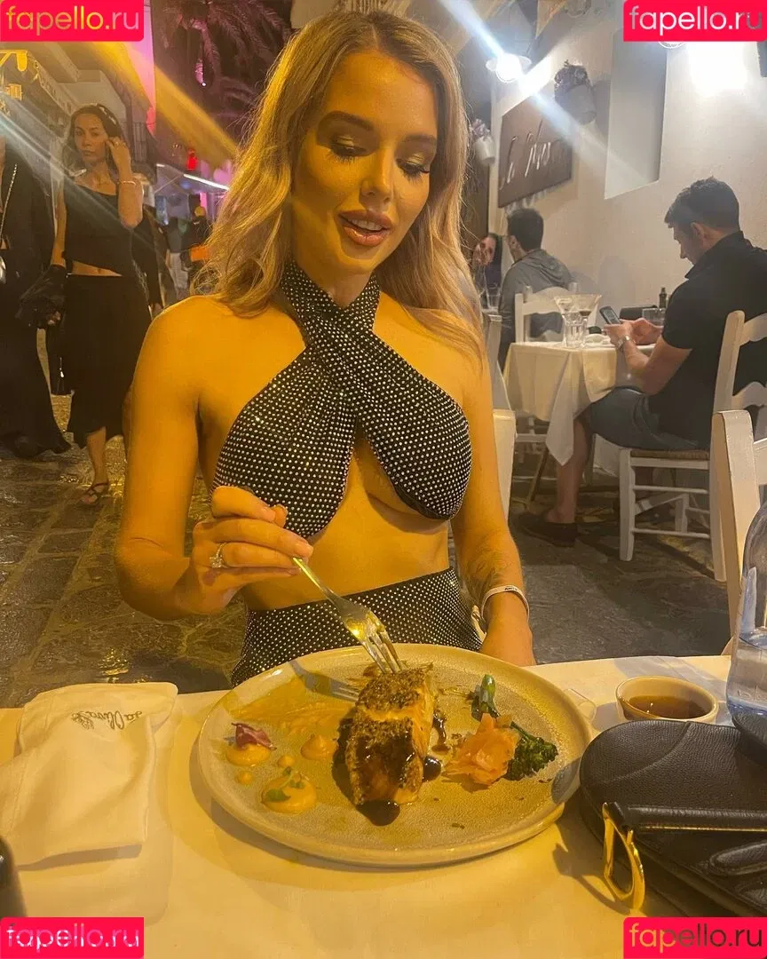 Helen Flanagan Onlyfans Photo Gallery 