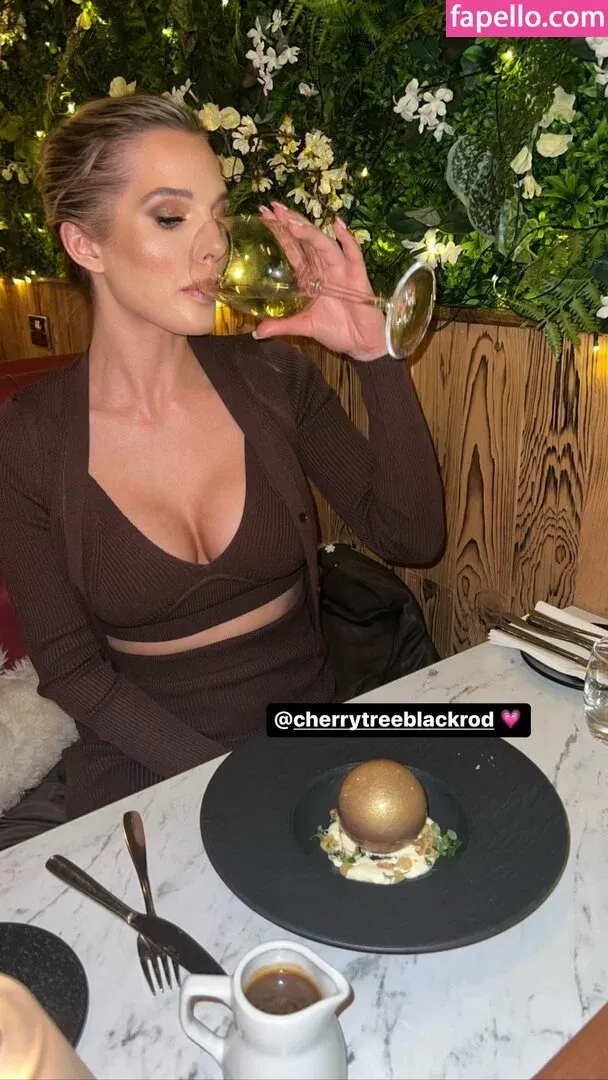 Helen Flanagan Onlyfans Photo Gallery 