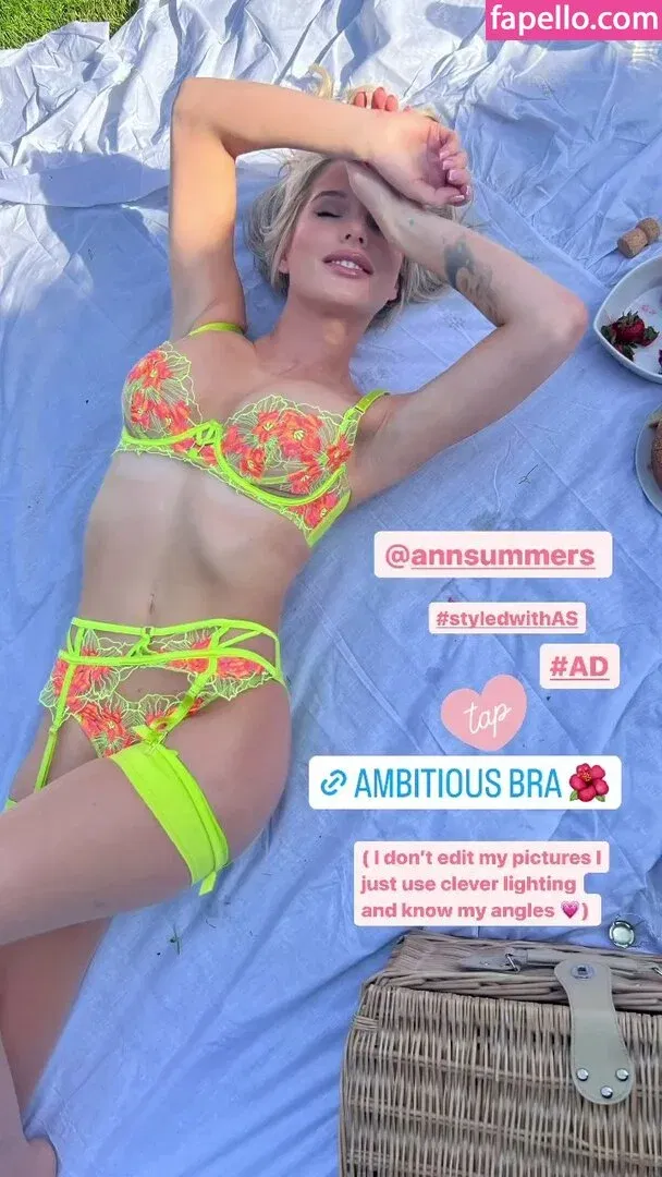 Helen Flanagan Onlyfans Photo Gallery 