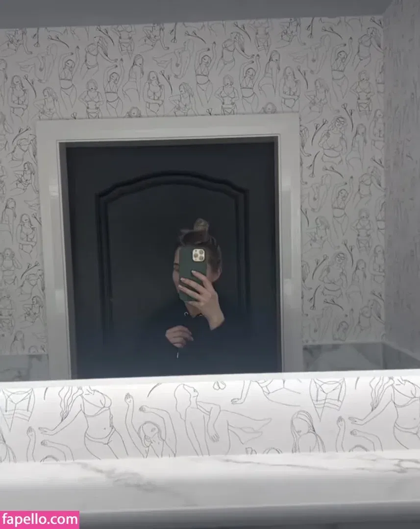 Helen Flanagan Onlyfans Photo Gallery 