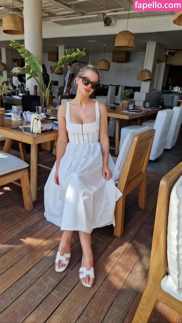 Helen Flanagan Onlyfans Photo Gallery 