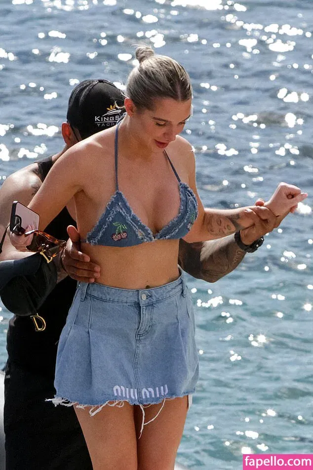 Helen Flanagan Onlyfans Photo Gallery 