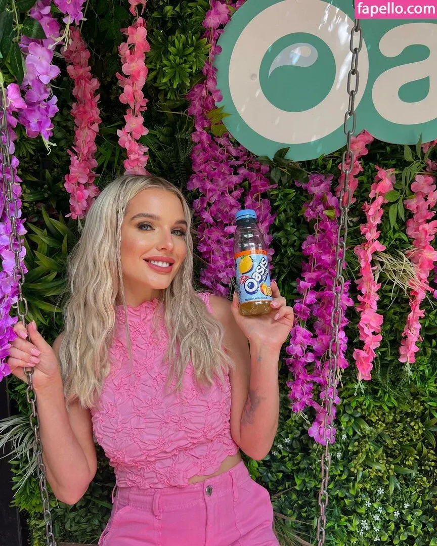 Helen Flanagan Onlyfans Photo Gallery 