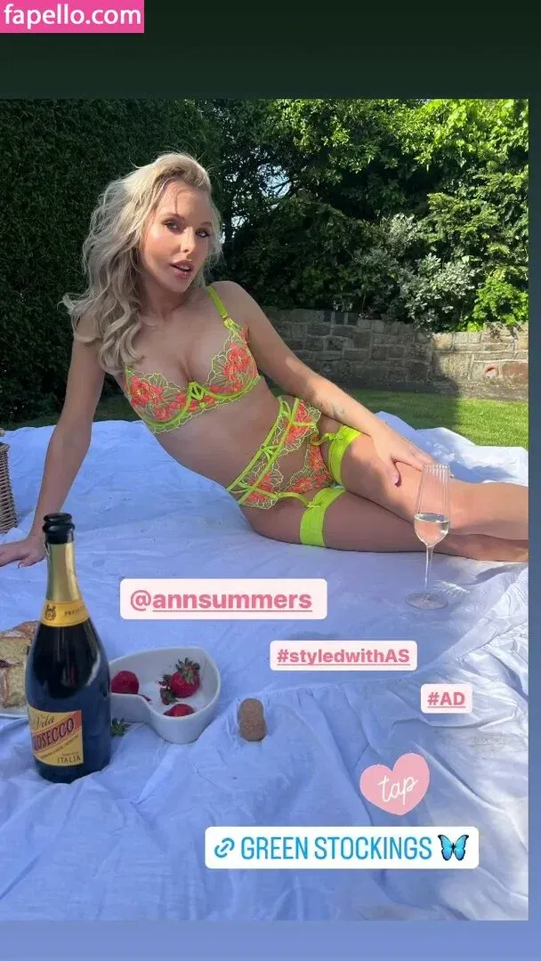 Helen Flanagan Onlyfans Photo Gallery 