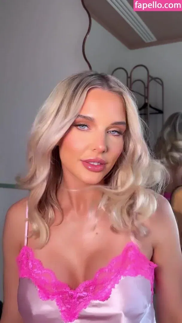 Helen Flanagan Onlyfans Photo Gallery 