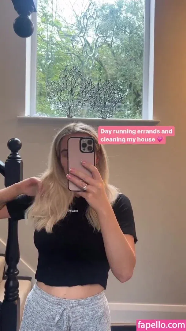 Helen Flanagan Onlyfans Photo Gallery 