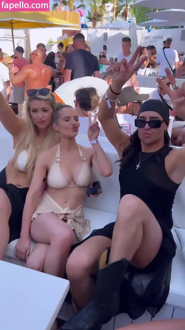 Helen Flanagan Onlyfans Photo Gallery 