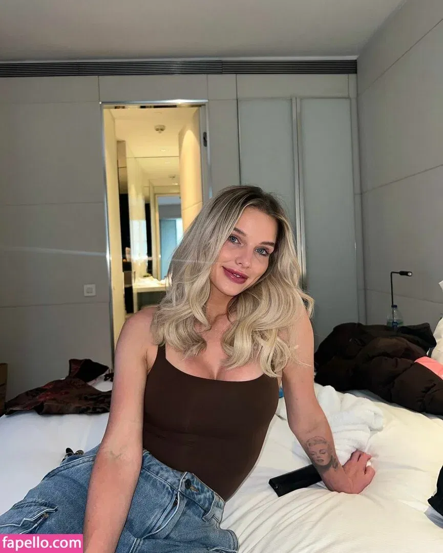 Helen Flanagan Onlyfans Photo Gallery 