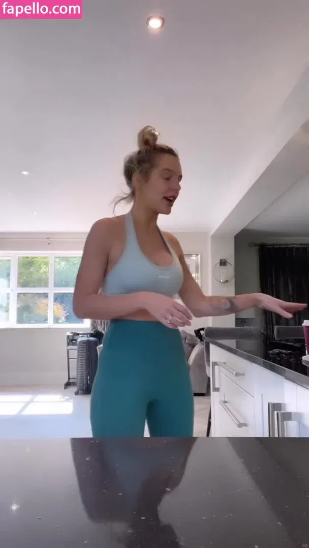 Helen Flanagan Onlyfans Photo Gallery 