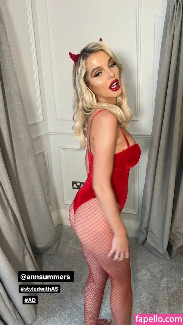 Helen Flanagan Onlyfans Photo Gallery 