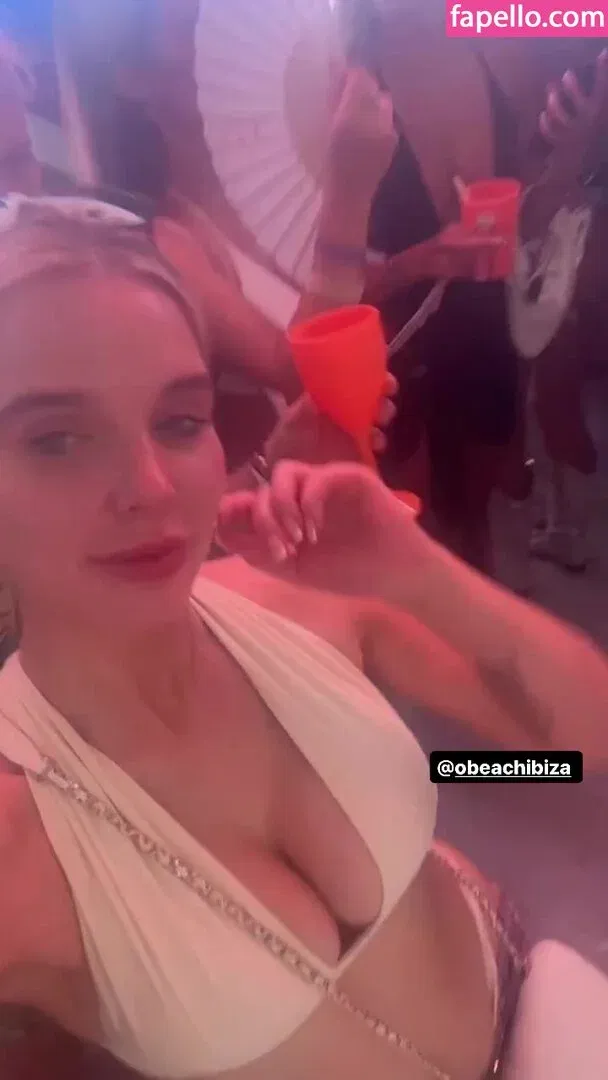 Helen Flanagan Onlyfans Photo Gallery 