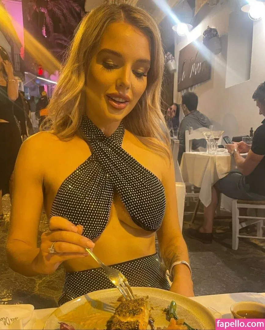 Helen Flanagan Onlyfans Photo Gallery 