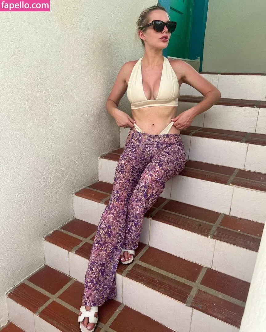 Helen Flanagan Onlyfans Photo Gallery 