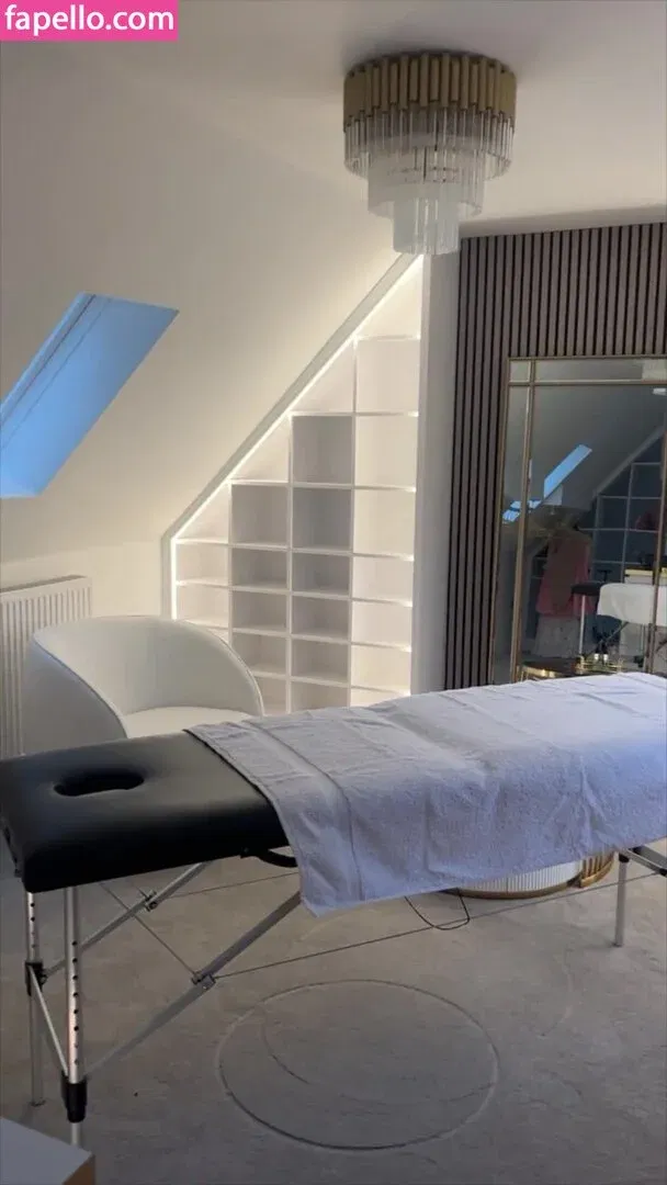 Helen Flanagan Onlyfans Photo Gallery 