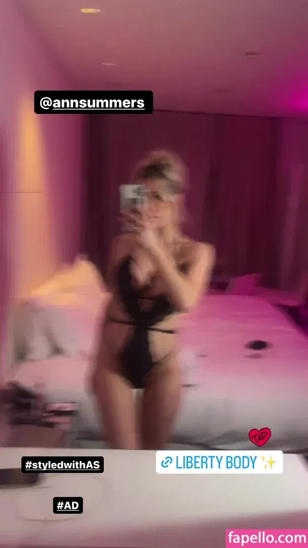 Helen Flanagan Onlyfans Photo Gallery 