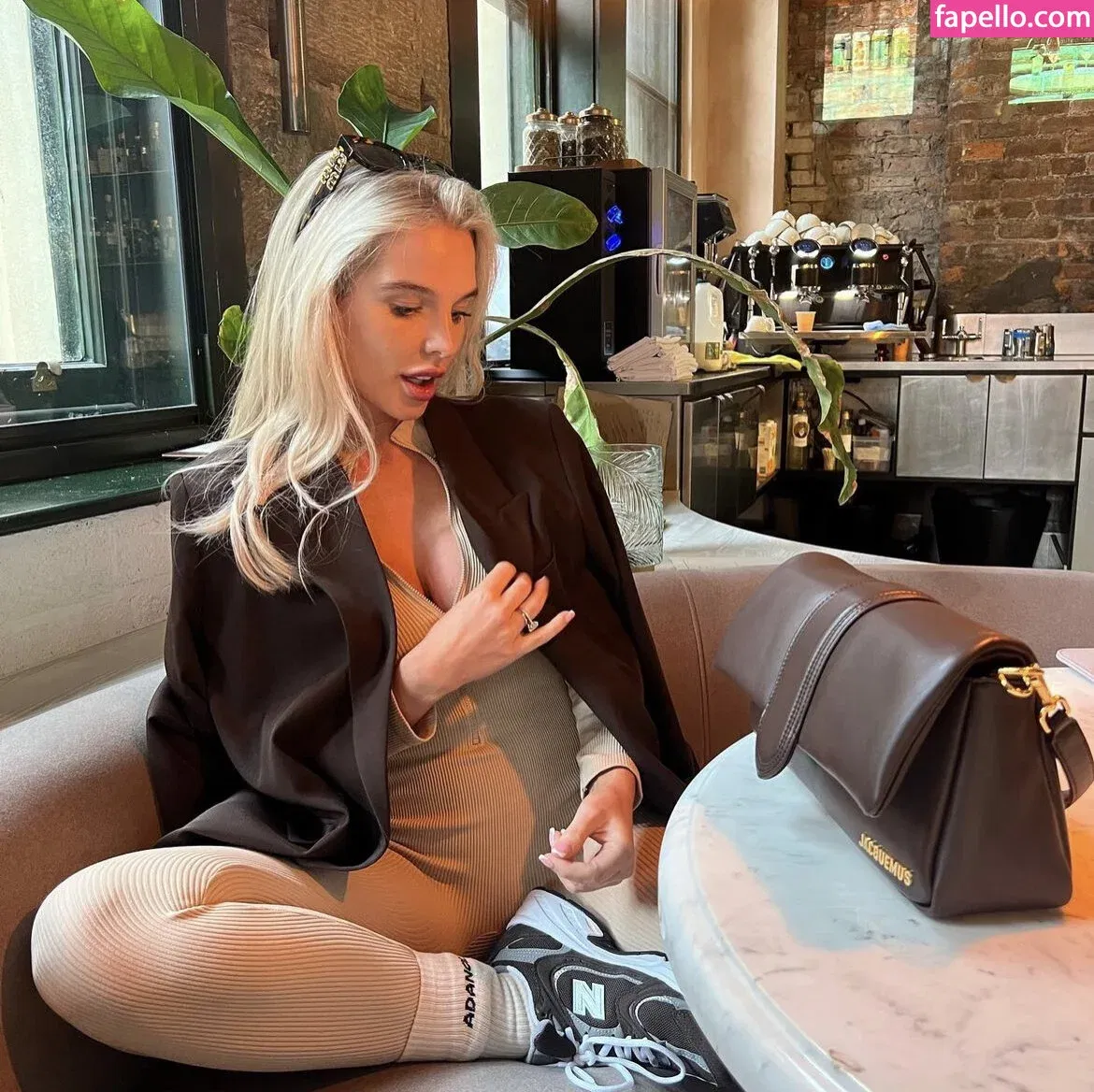 Helen Flanagan Onlyfans Photo Gallery 