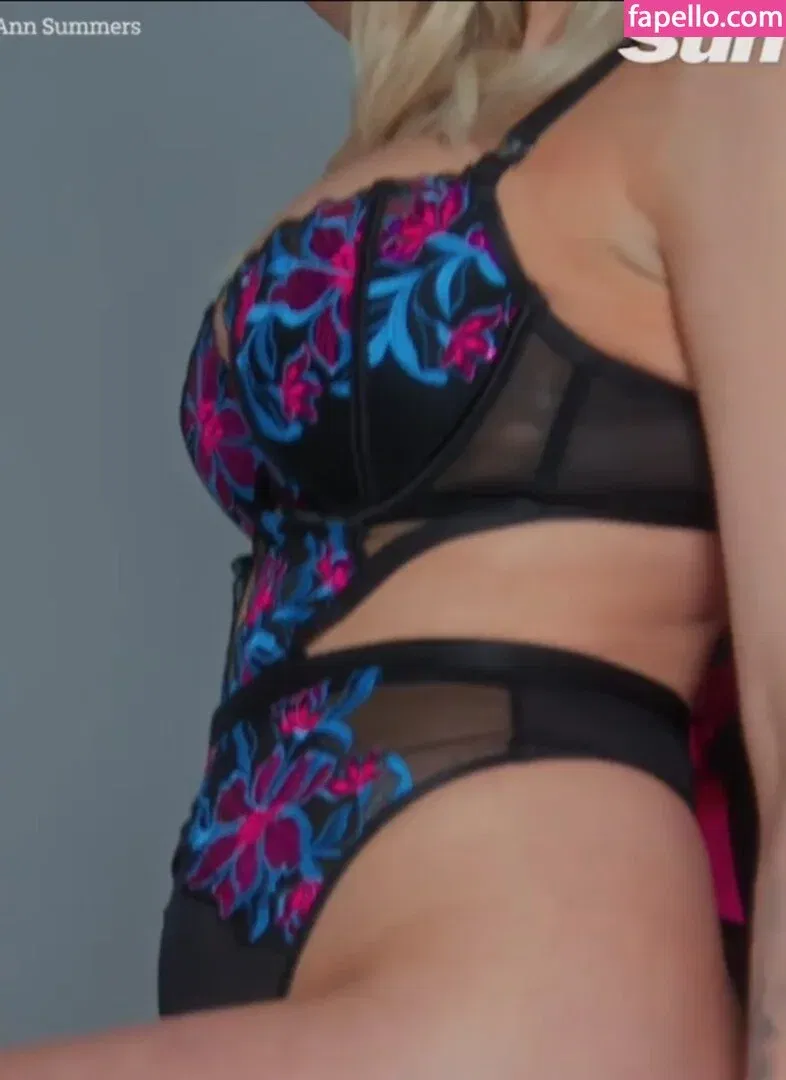 Helen Flanagan Onlyfans Photo Gallery 