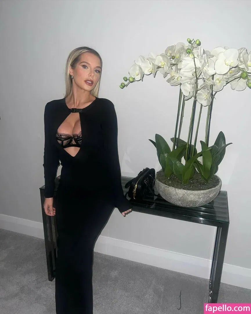 Helen Flanagan Onlyfans Photo Gallery 