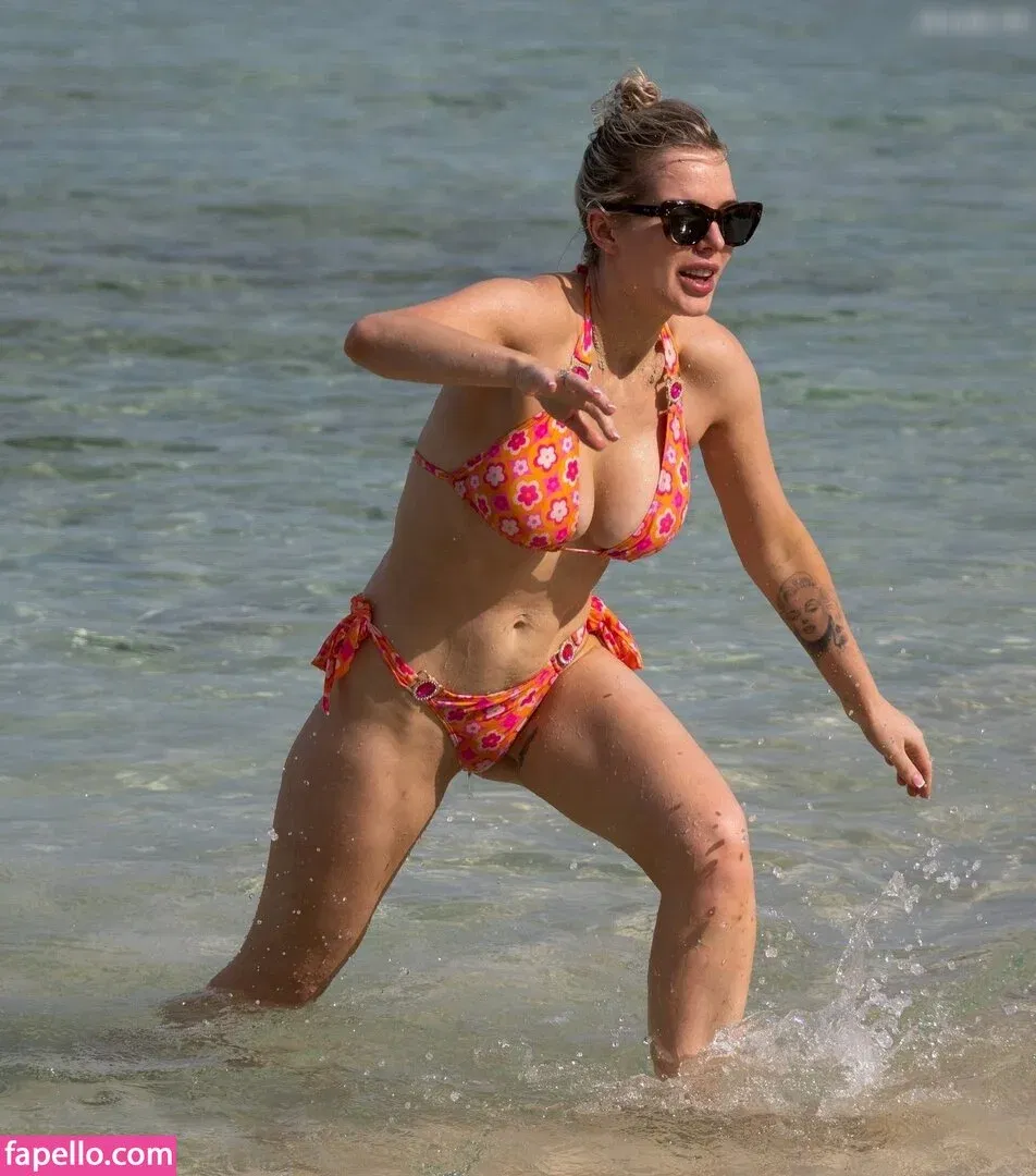 Helen Flanagan Onlyfans Photo Gallery 