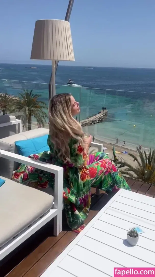 Helen Flanagan Onlyfans Photo Gallery 